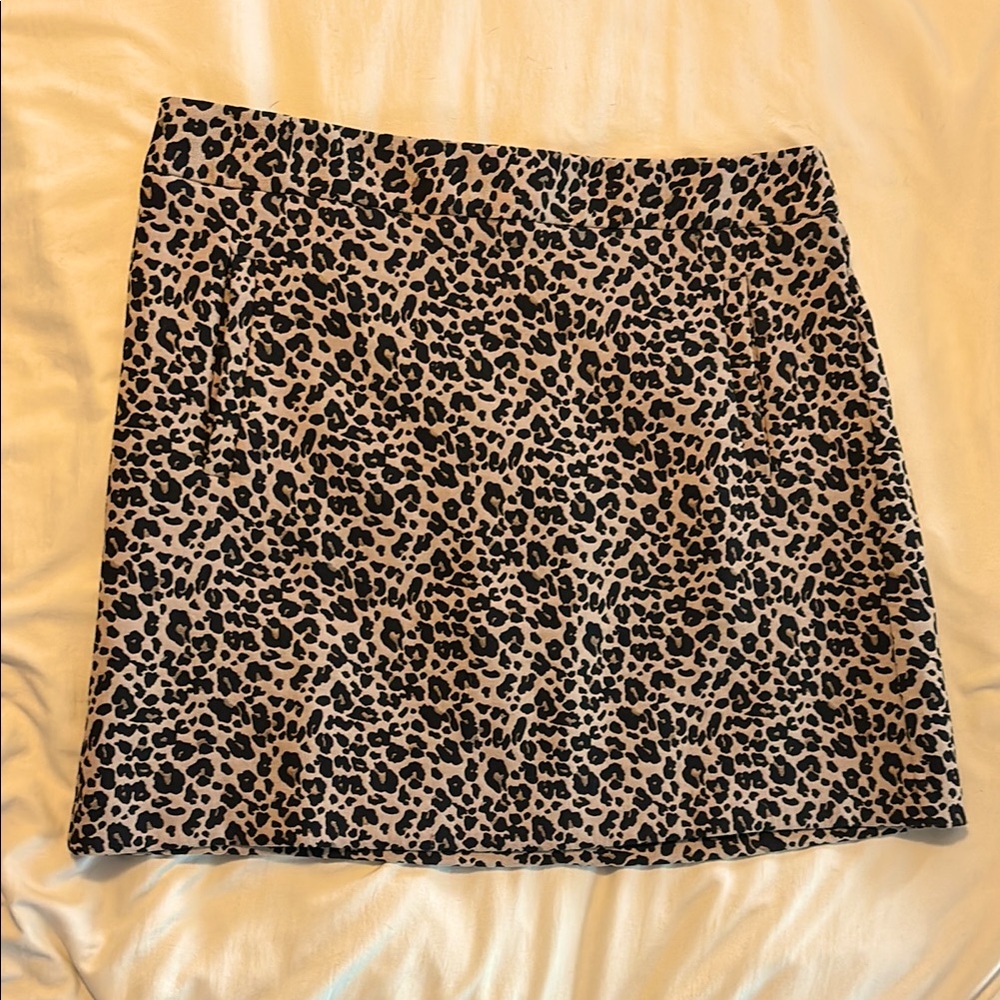 LOFT Animal Print Skirt with pockets- Black and Tan. Size 14.